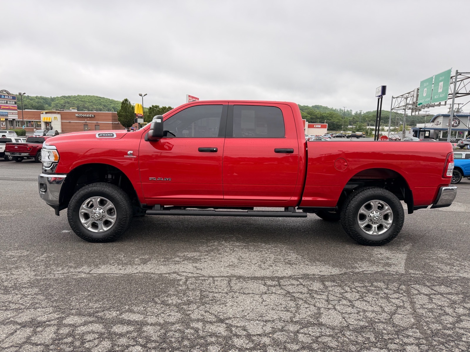 View vehicle photo 3
