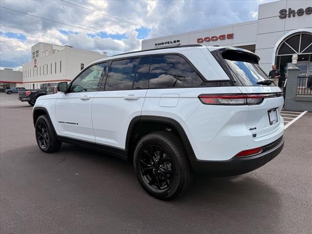 2025 Jeep Grand Cherokee LAREDO X 4X4