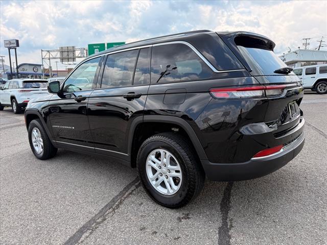 2023 Jeep Grand Cherokee LAREDO 4X4
