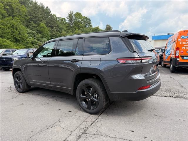 2025 Jeep Grand Cherokee L LAREDO X 4X4