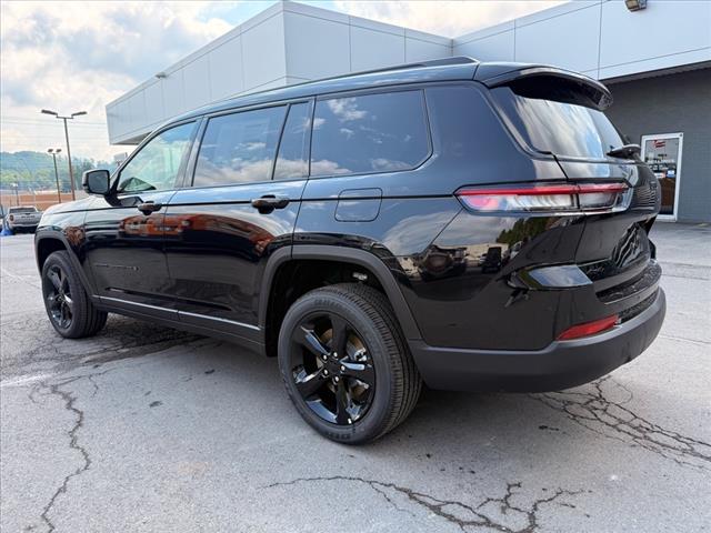 2025 Jeep Grand Cherokee L LAREDO X 4X4