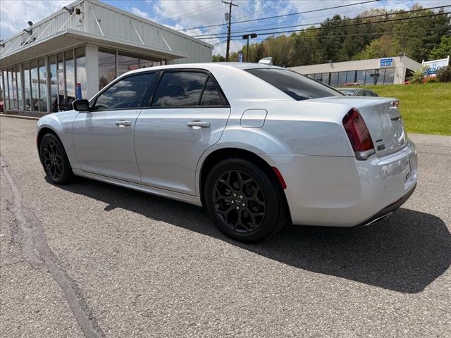2023 Chrysler 300 Touring L