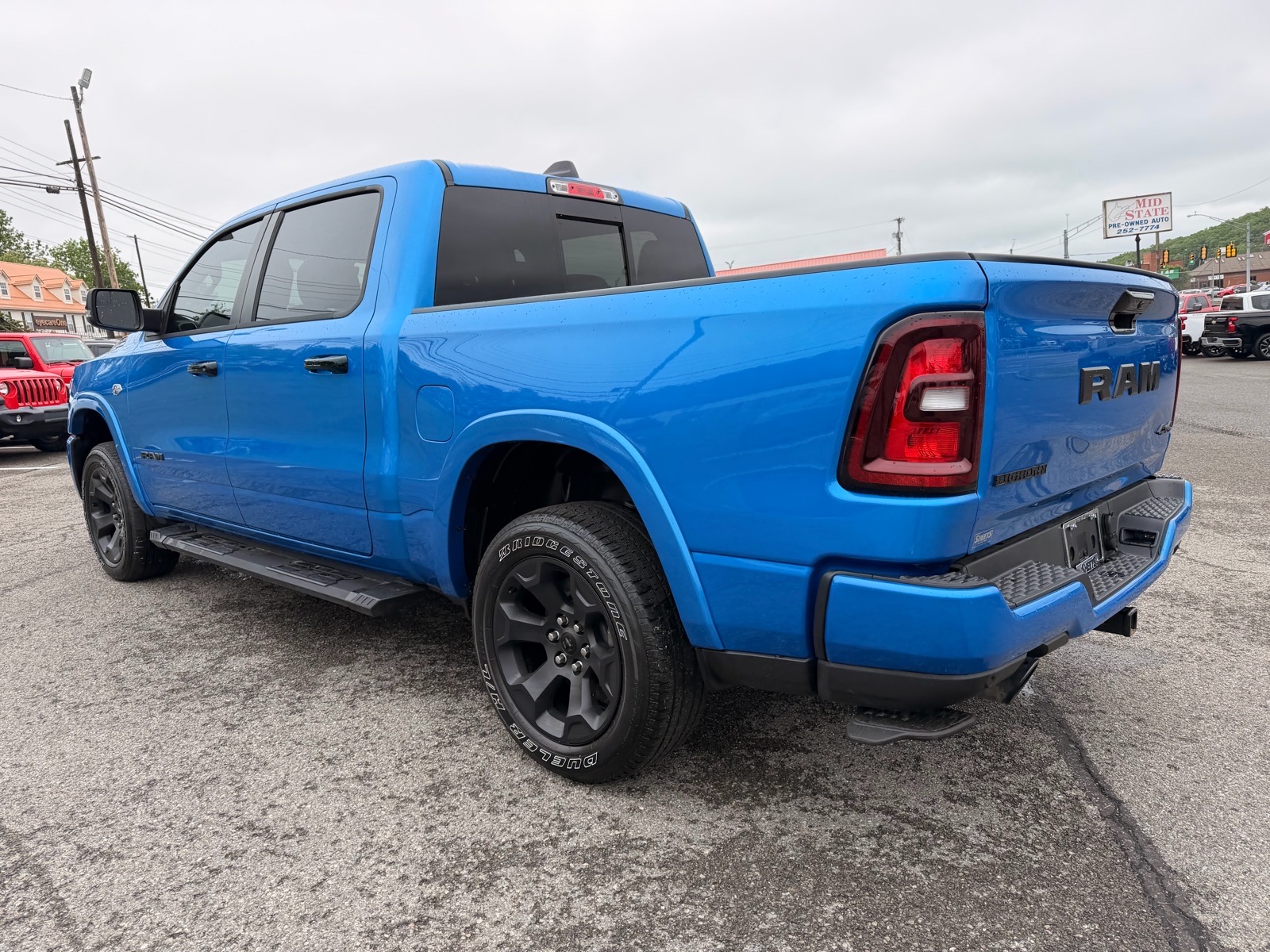 View vehicle photo 4