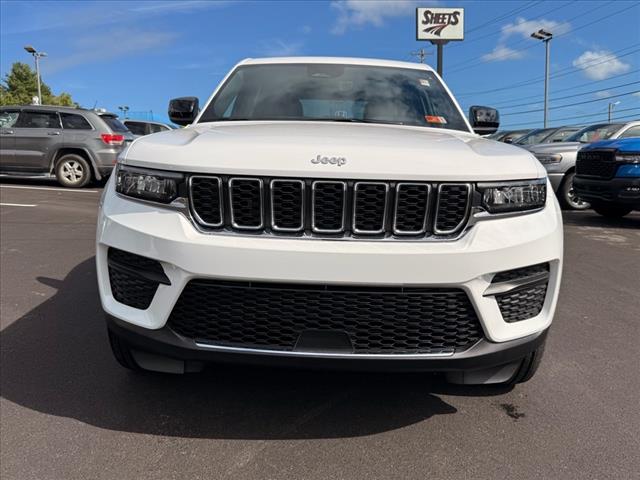 2025 Jeep Grand Cherokee LAREDO X 4X4