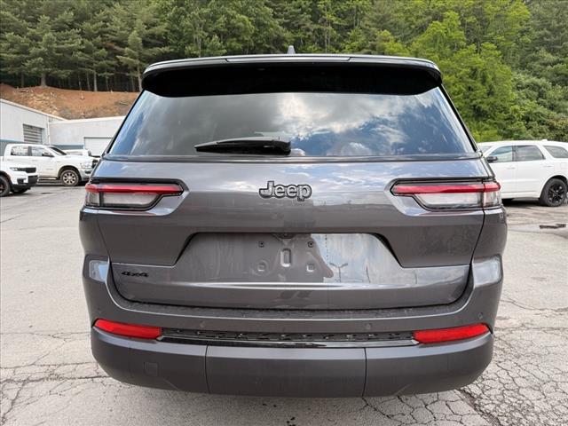 2025 Jeep Grand Cherokee L LAREDO X 4X4