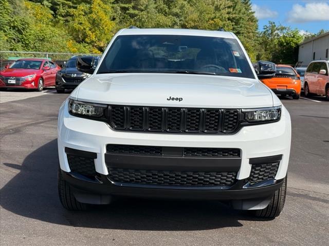 2025 Jeep Grand Cherokee L LAREDO X 4X4