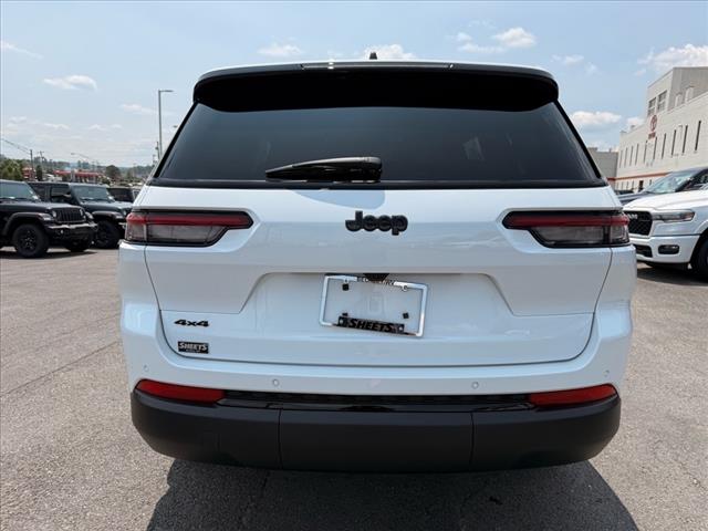 2025 Jeep Grand Cherokee L LAREDO X 4X4