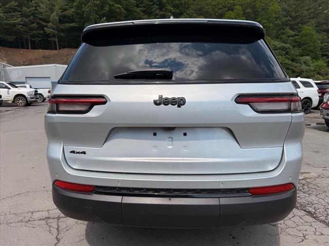 2025 Jeep Grand Cherokee L LAREDO X 4X4