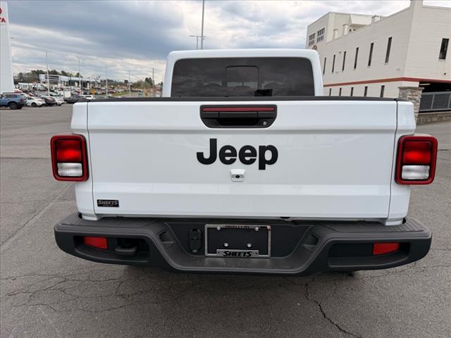2025 Jeep Gladiator NIGHTHAWK 4X4 *LTD AVAIL*