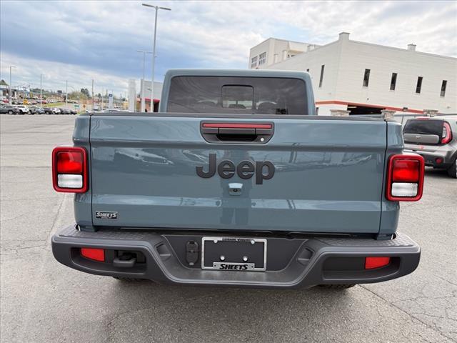 2025 Jeep Gladiator NIGHTHAWK 4X4 *LTD AVAIL*