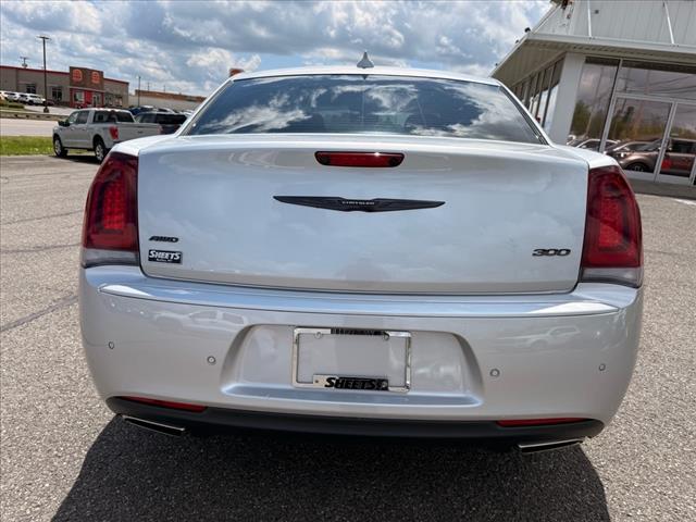 2023 Chrysler 300 Touring L