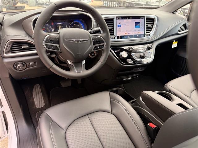 2026 Chrysler Pacifica SELECT FWD