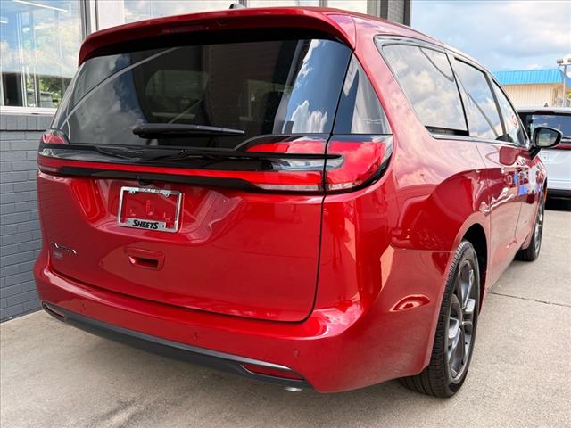 2026 Chrysler Pacifica SELECT FWD