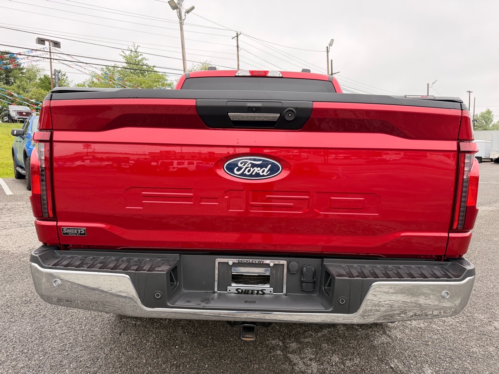 View vehicle photo 5