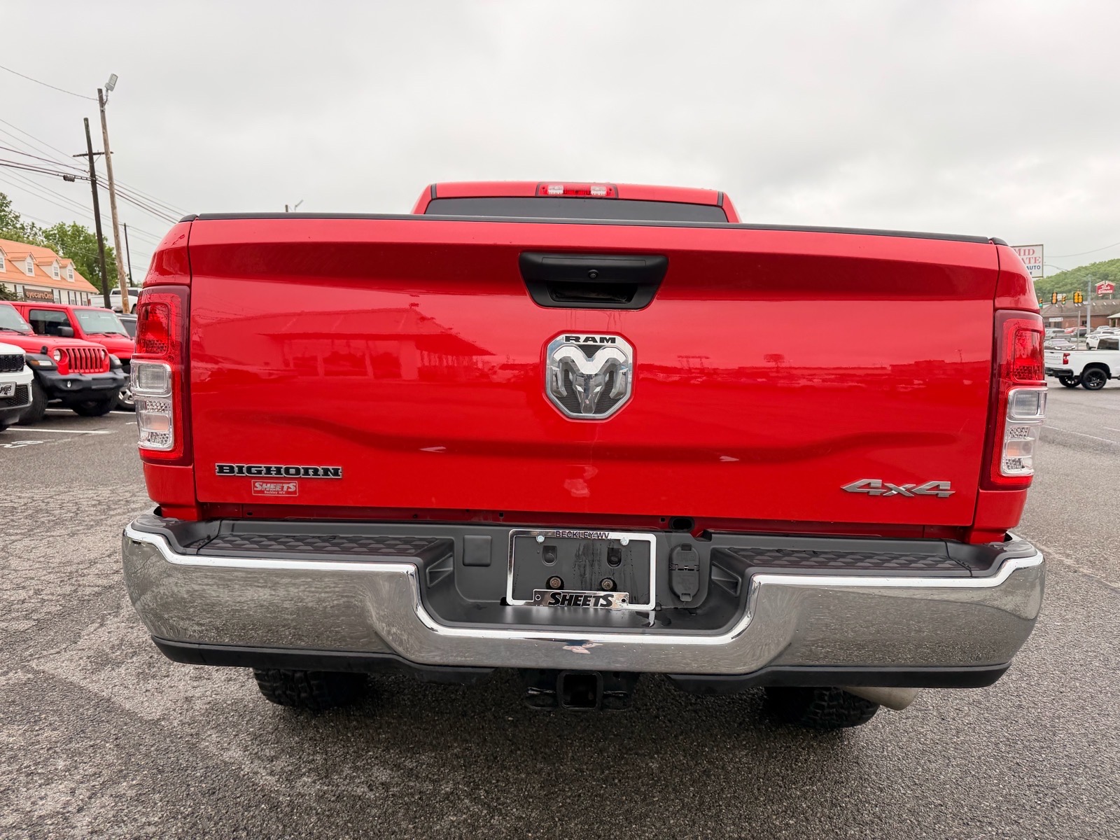 View vehicle photo 5