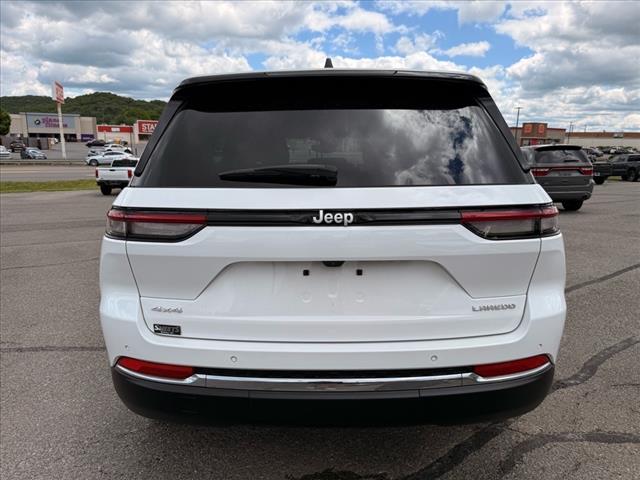 2024 Jeep Grand Cherokee LAREDO X 4X4