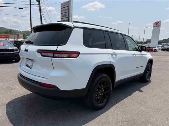 2025 Jeep Grand Cherokee L LAREDO X 4X4