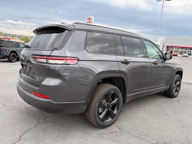 2025 Jeep Grand Cherokee L LAREDO X 4X4