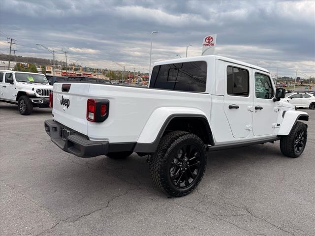 2025 Jeep Gladiator NIGHTHAWK 4X4 *LTD AVAIL*