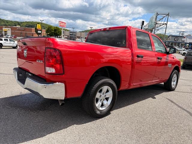 2022 RAM 1500 Classic SLT 4X4 CREW CAB 57  BOX