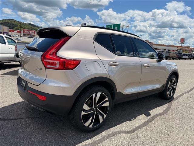 2023 Volvo XC40 B5 AWD PLUS DARK THEME