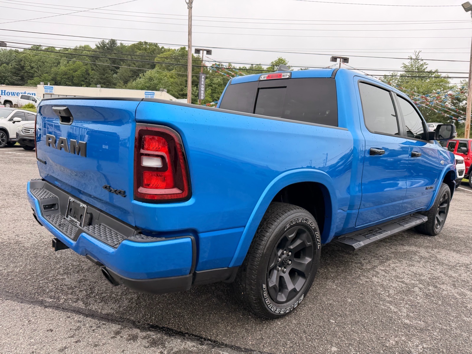 View vehicle photo 6
