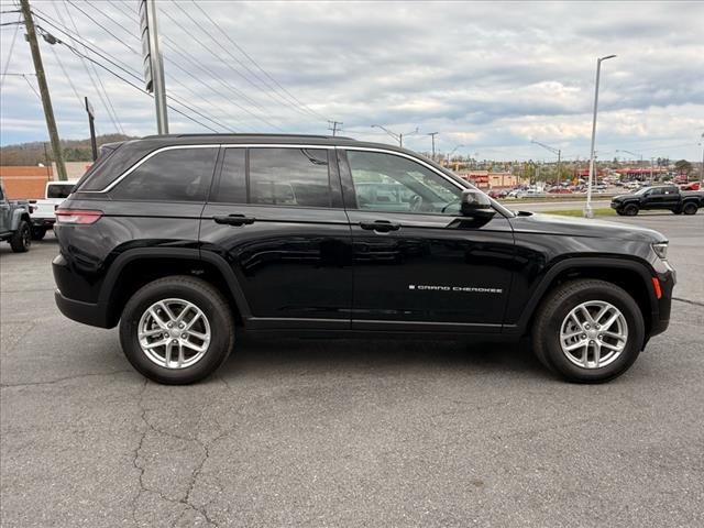 2025 Jeep Grand Cherokee LAREDO X 4X4