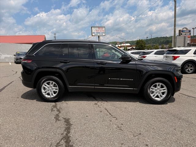 2023 Jeep Grand Cherokee LAREDO 4X4