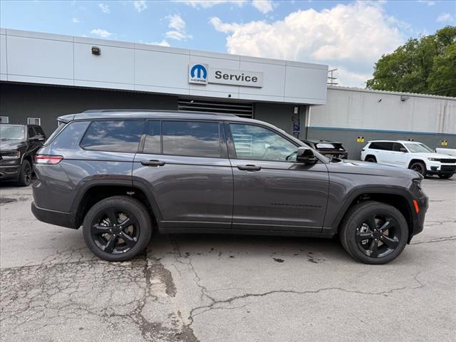 2025 Jeep Grand Cherokee L LAREDO X 4X4
