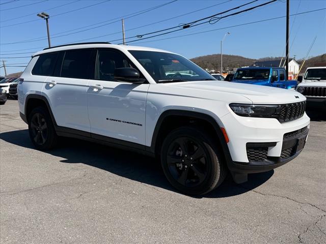 2025 Jeep Grand Cherokee L LAREDO X 4X4