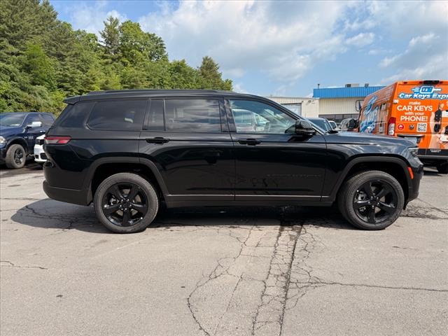 2025 Jeep Grand Cherokee L LAREDO X 4X4