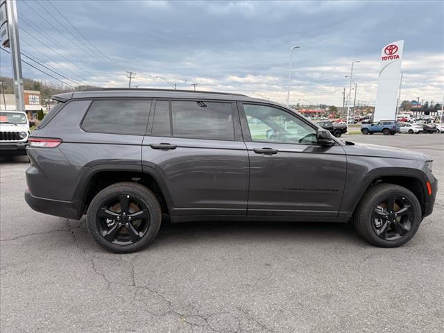 2025 Jeep Grand Cherokee L LAREDO X 4X4