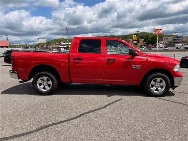 2022 RAM 1500 Classic SLT 4X4 CREW CAB 57  BOX