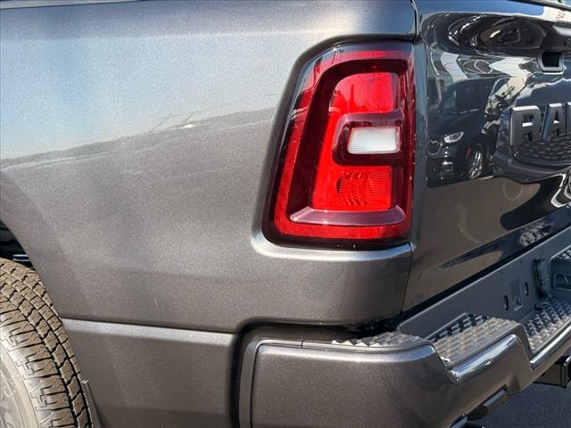 2025 RAM 1500 TRADESMAN 4X4 CREW CAB 5
