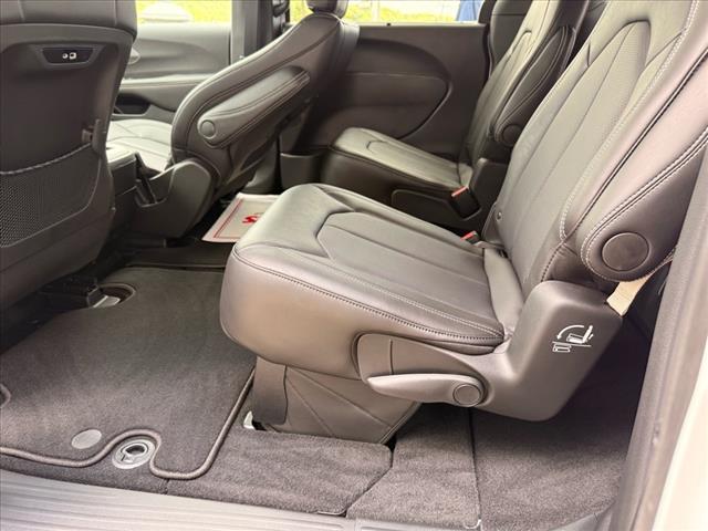 2026 Chrysler Pacifica SELECT FWD