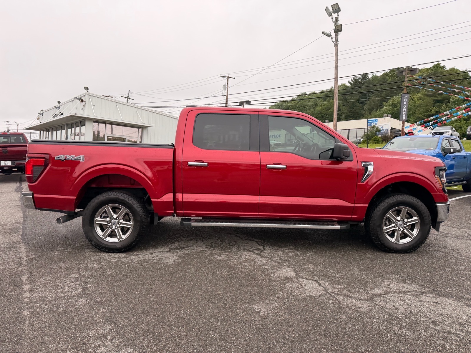 View vehicle photo 7