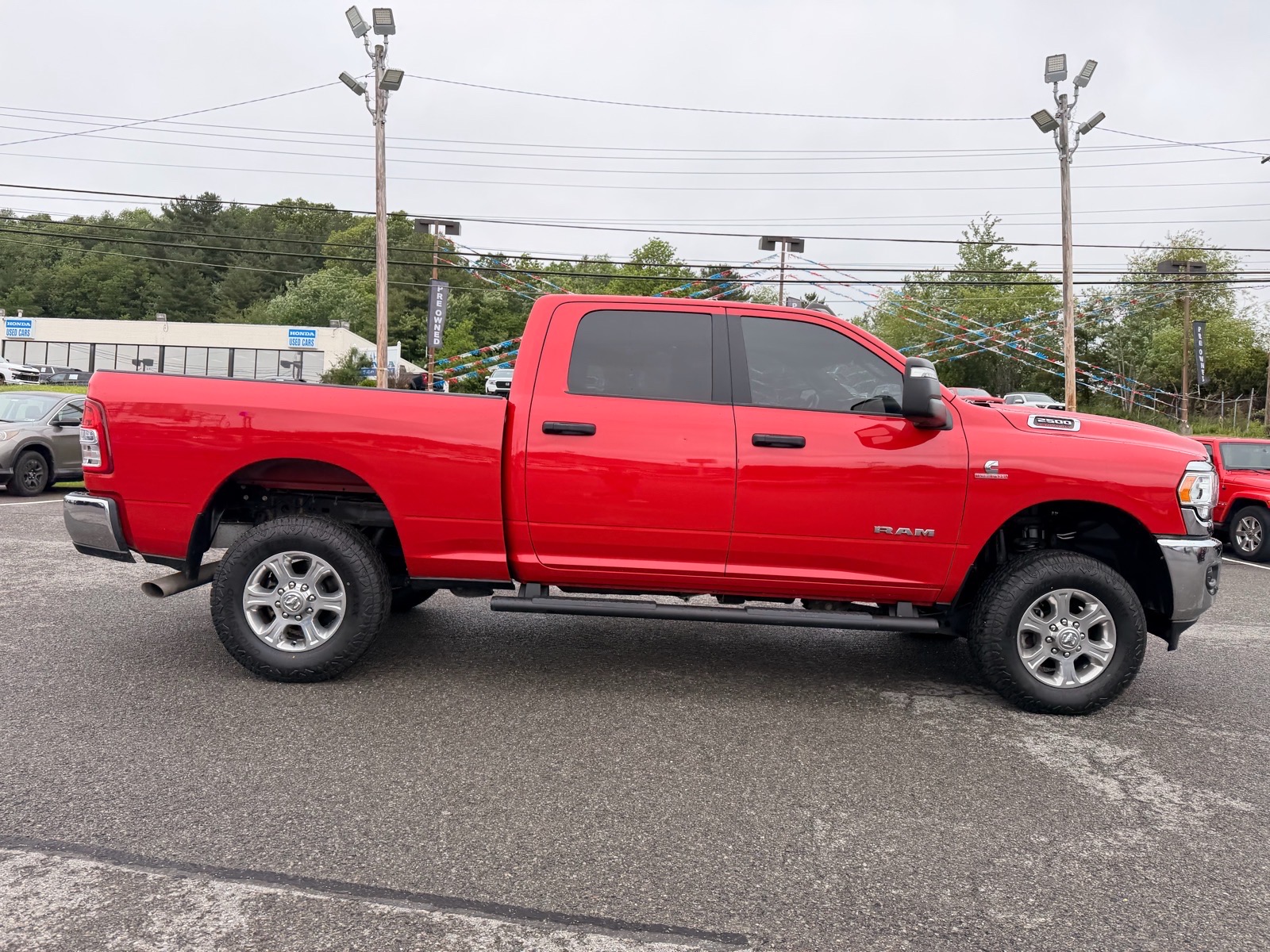 View vehicle photo 7