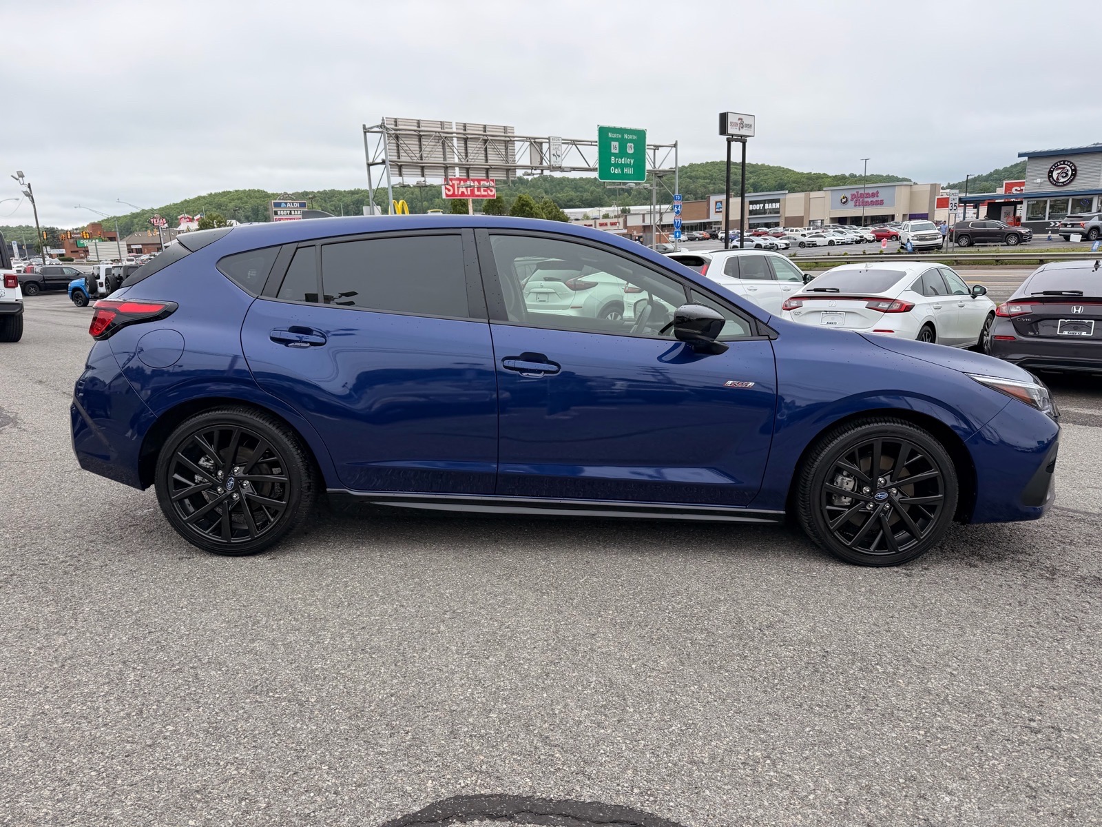 View vehicle photo 7