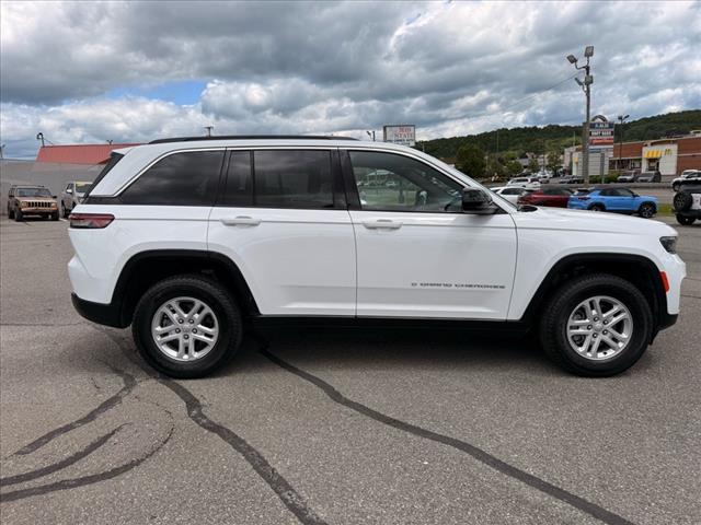 2024 Jeep Grand Cherokee LAREDO X 4X4