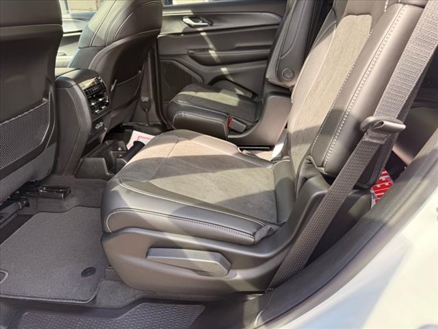 2025 Jeep Grand Cherokee L LAREDO X 4X4