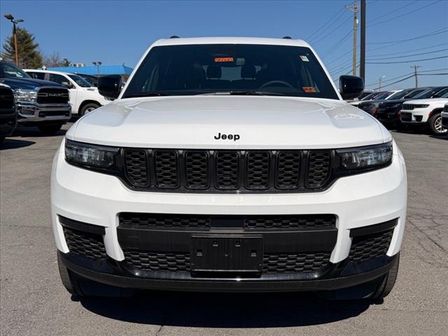 2025 Jeep Grand Cherokee L LAREDO X 4X4
