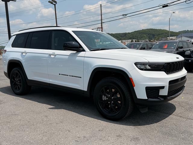2025 Jeep Grand Cherokee L LAREDO X 4X4