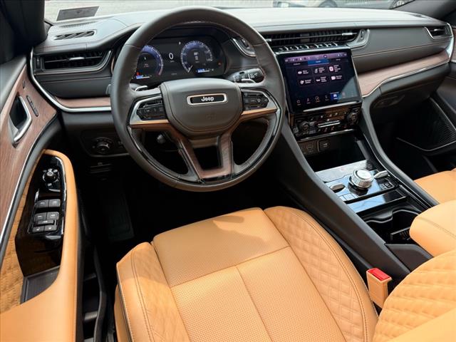 2025 Jeep Grand Cherokee L SUMMIT 4X4