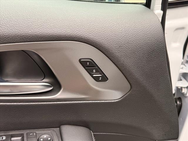 2026 Chrysler Pacifica SELECT FWD