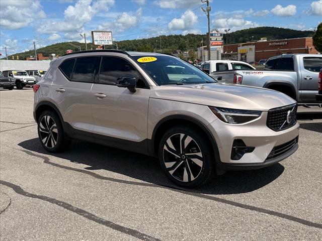 2023 Volvo XC40 B5 AWD PLUS DARK THEME