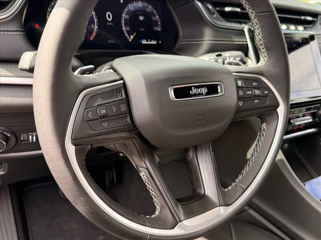 2025 Jeep Grand Cherokee LAREDO X 4X4