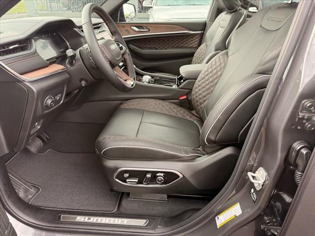 2025 Jeep Grand Cherokee SUMMIT 4X4