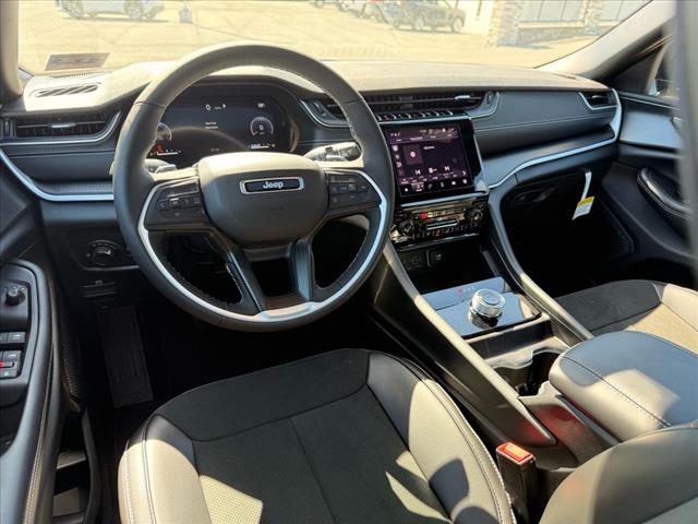 2025 Jeep Grand Cherokee L LAREDO X 4X4