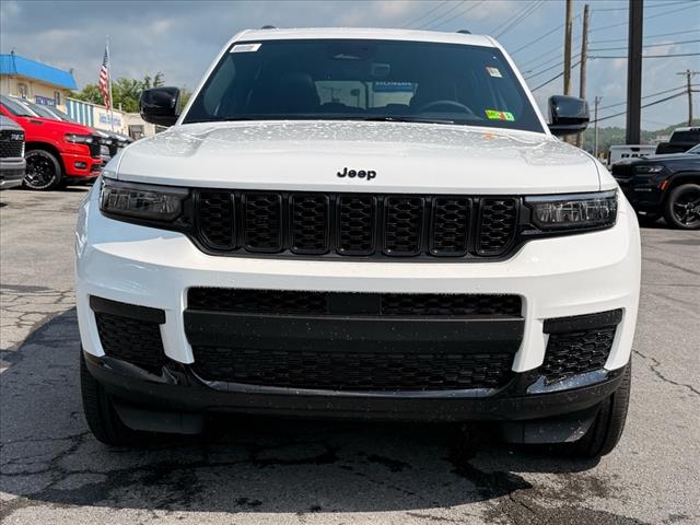 2025 Jeep Grand Cherokee L LAREDO X 4X4