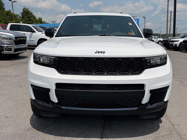 2025 Jeep Grand Cherokee L LAREDO X 4X4
